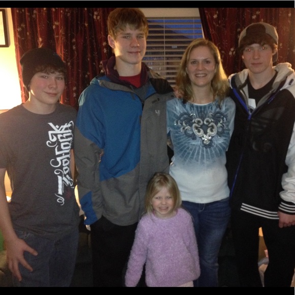 Meet your Posher, Kimberly - Picture 9 of 16